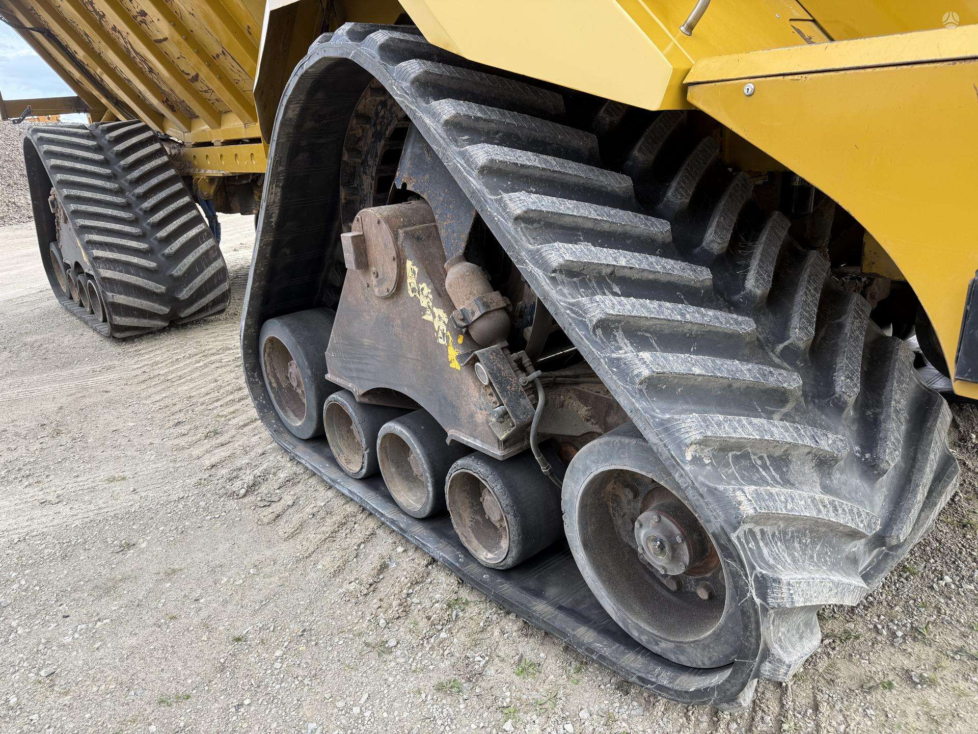 Caterpillar Challenger TerraGator 2104 920 - Image 17