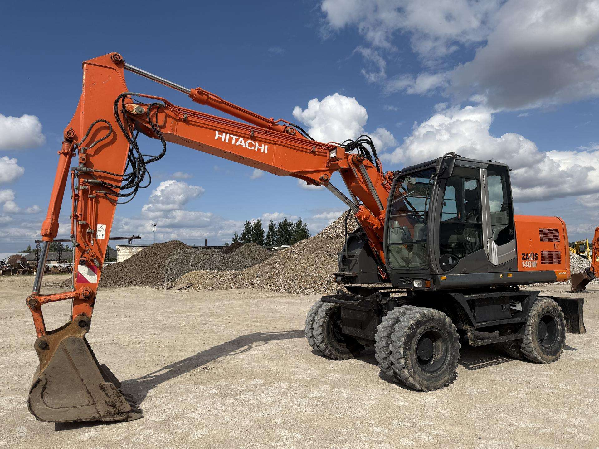 Hitachi ZX 140 W - Image 2