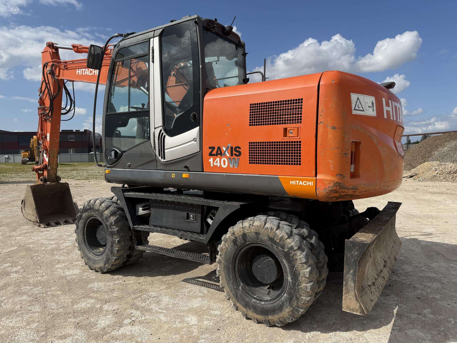 Hitachi ZX 140 W - Image 3