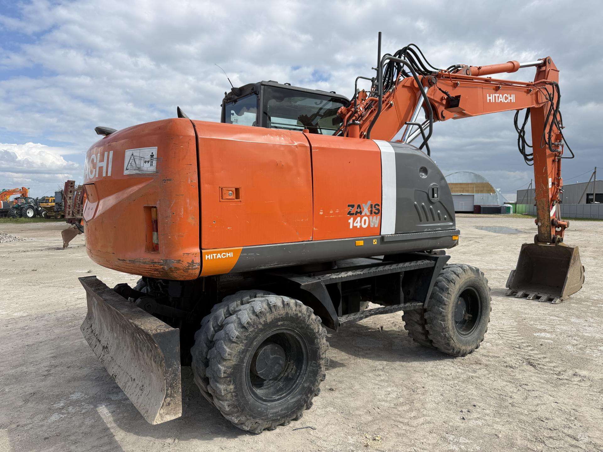 Hitachi ZX 140 W - Image 4