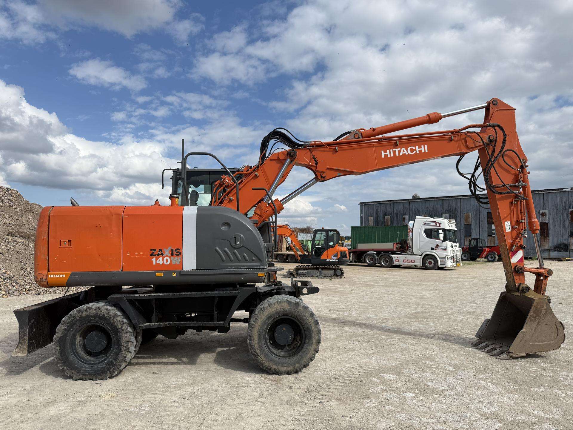 Hitachi ZX 140 W - Image 5