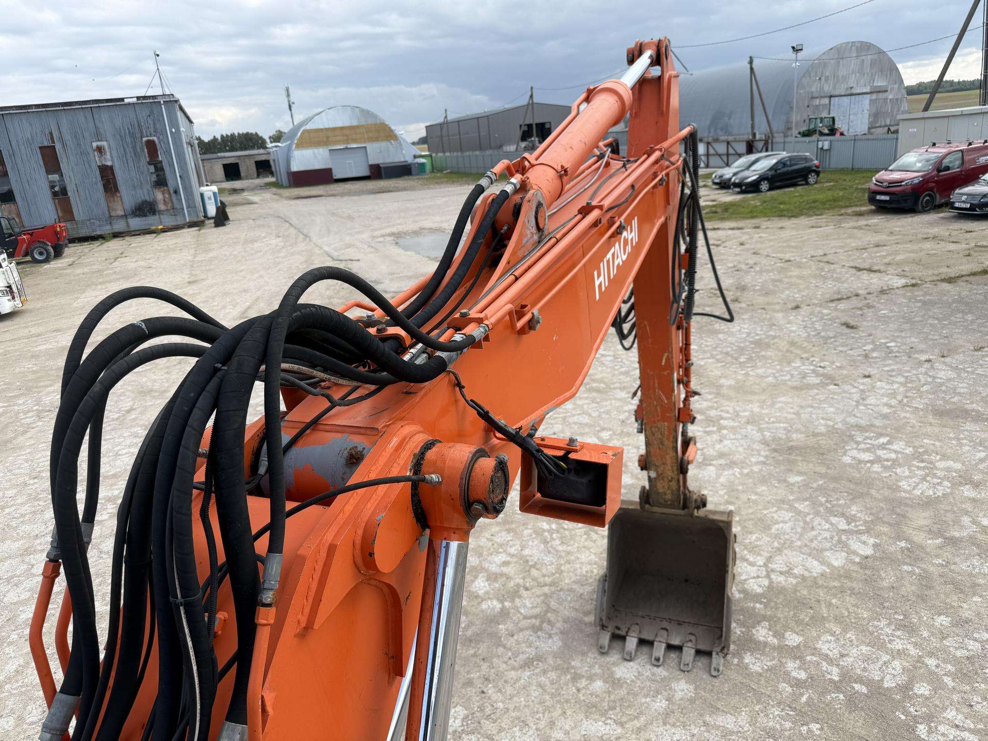 Hitachi ZX 140 W - Image 14