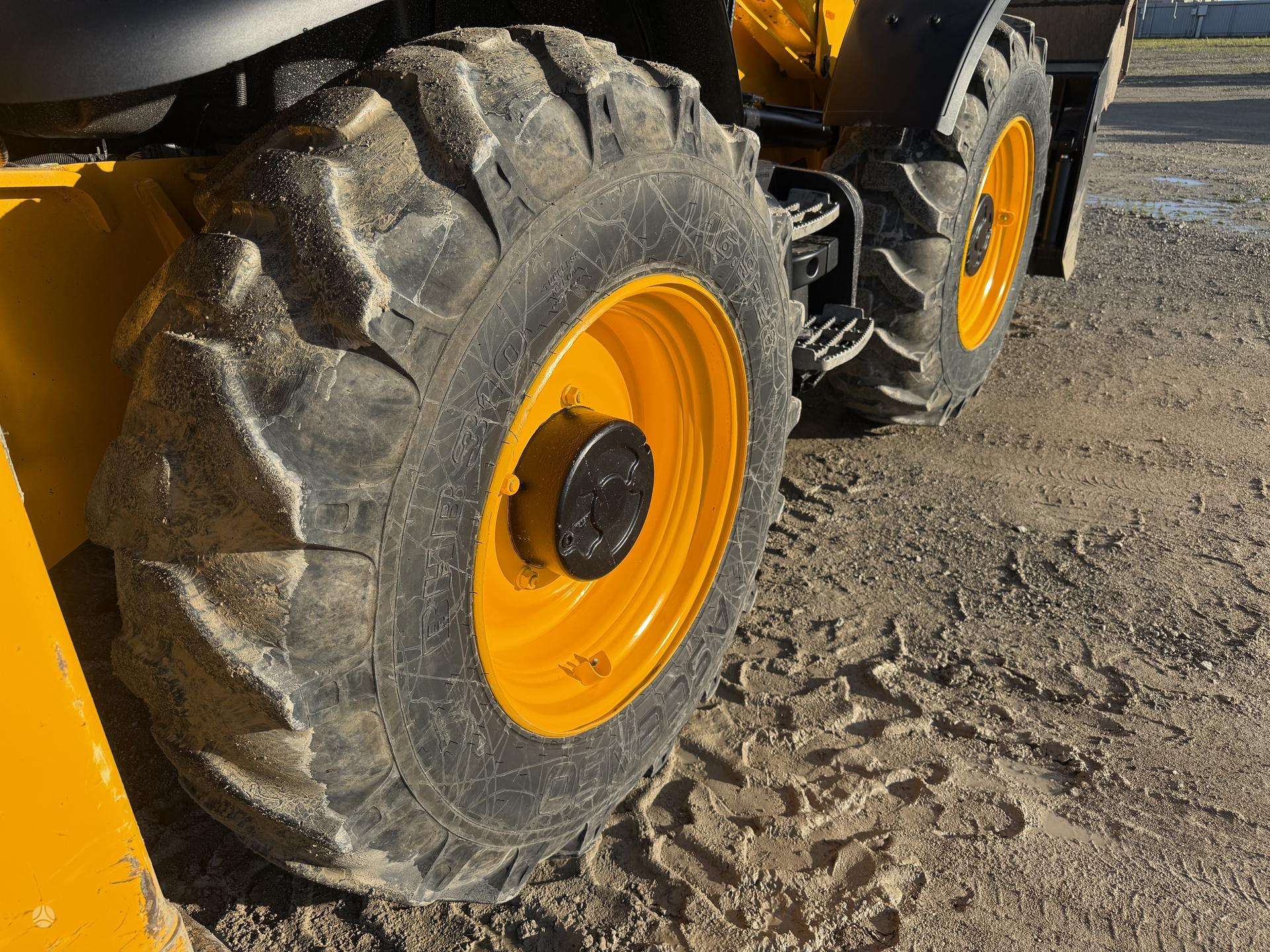 JCB 4 CX , quick coupler front & b - Image 18