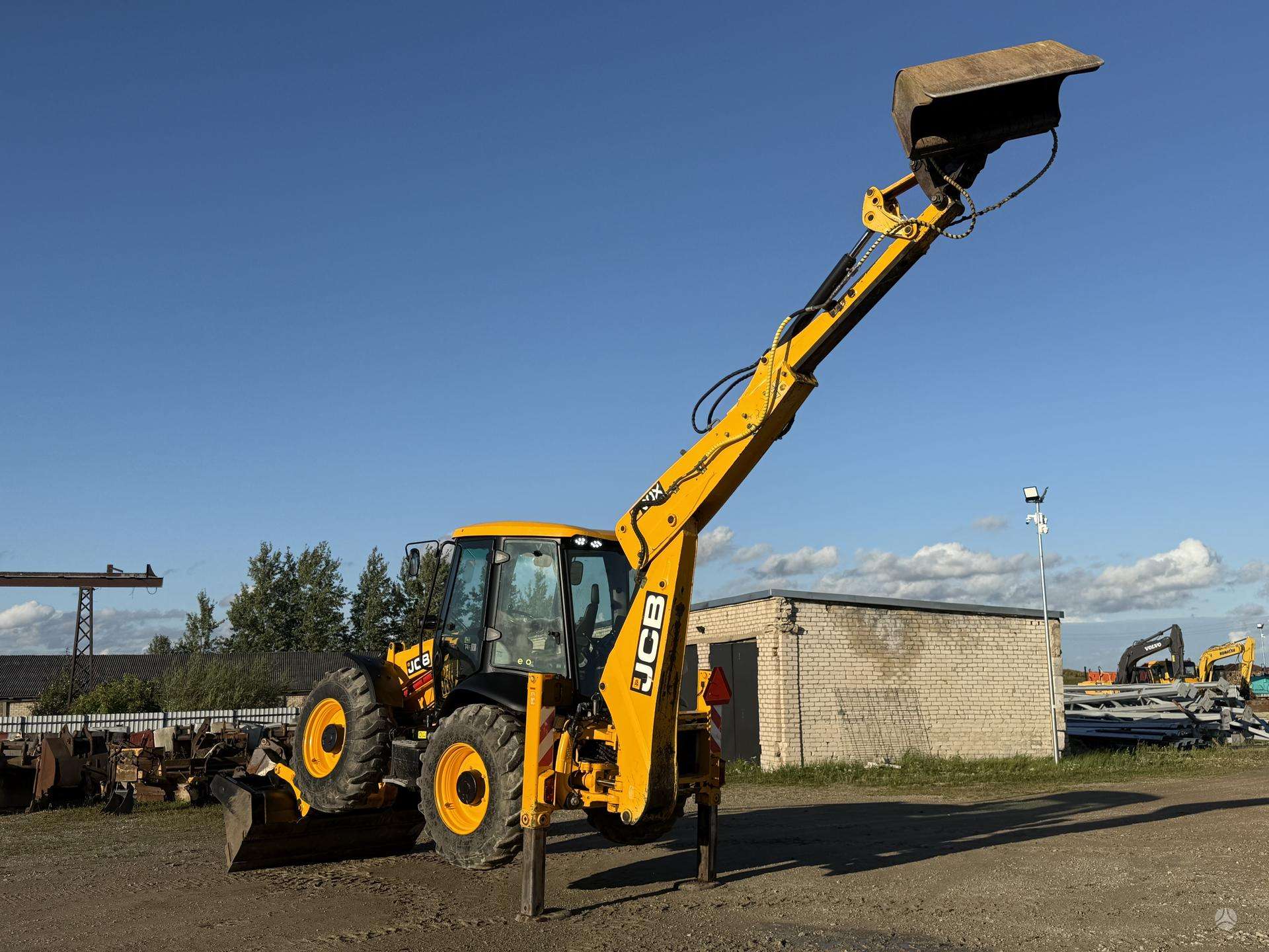 JCB 4 CX , quick coupler front & b - Image 5