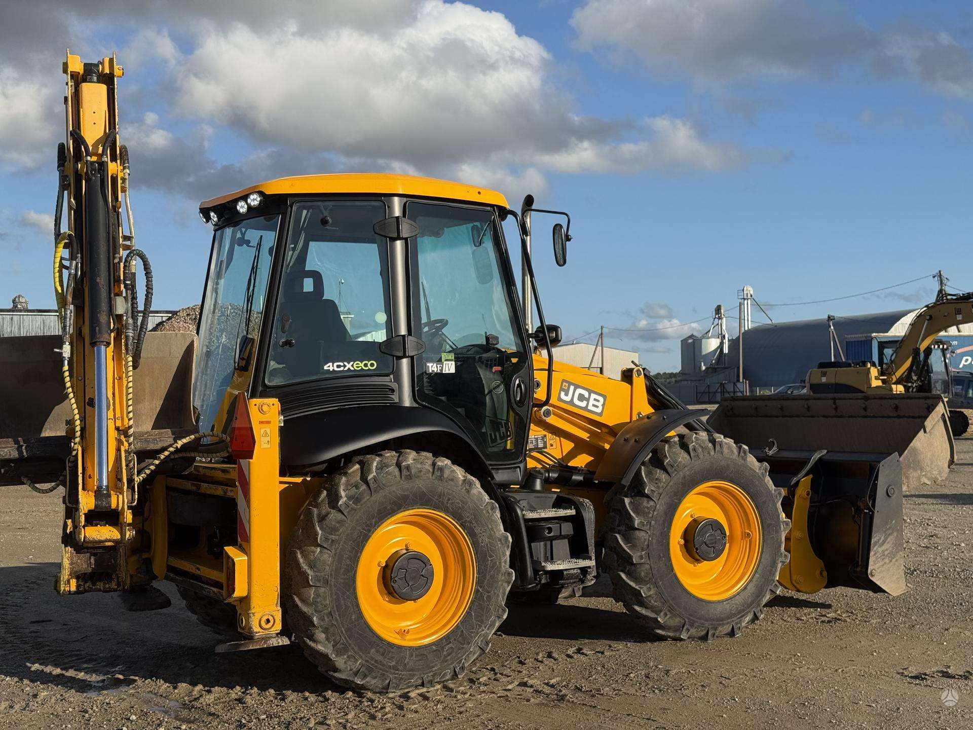 JCB 4 CX , quick coupler front & b - Image 6
