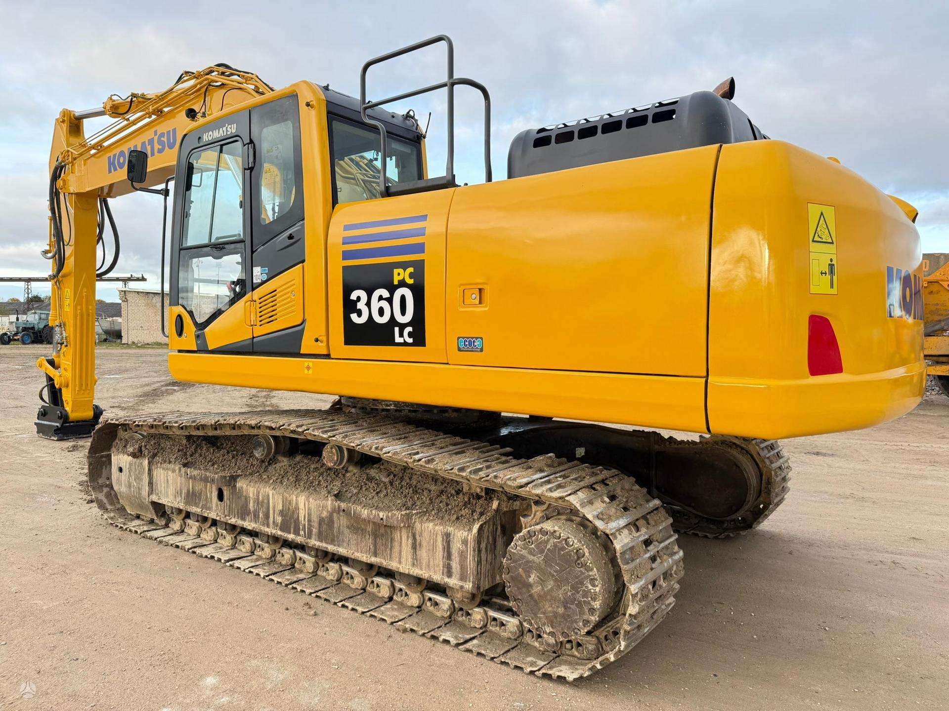 Komatsu PC 360 LC-10 - Image 3