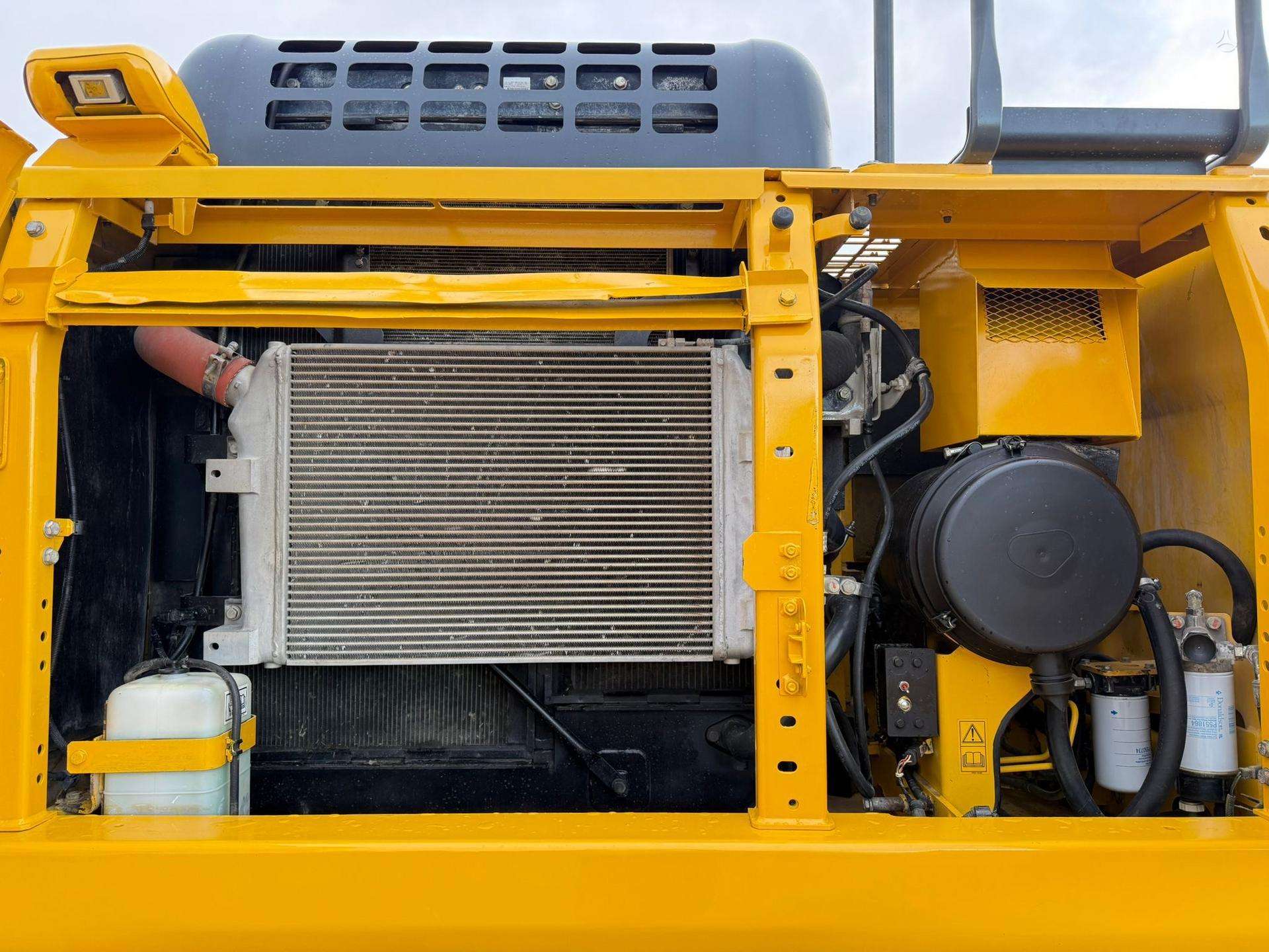 Komatsu PC 360 LC-10 - Image 9