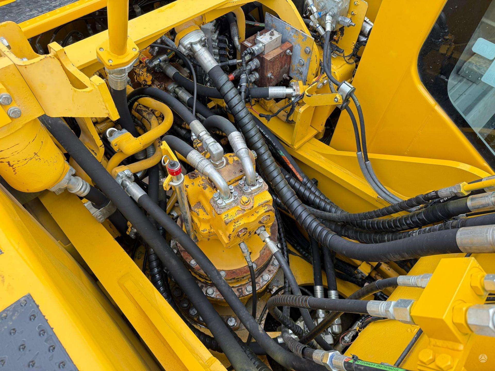 Komatsu PC 360 LC-10 - Image 11