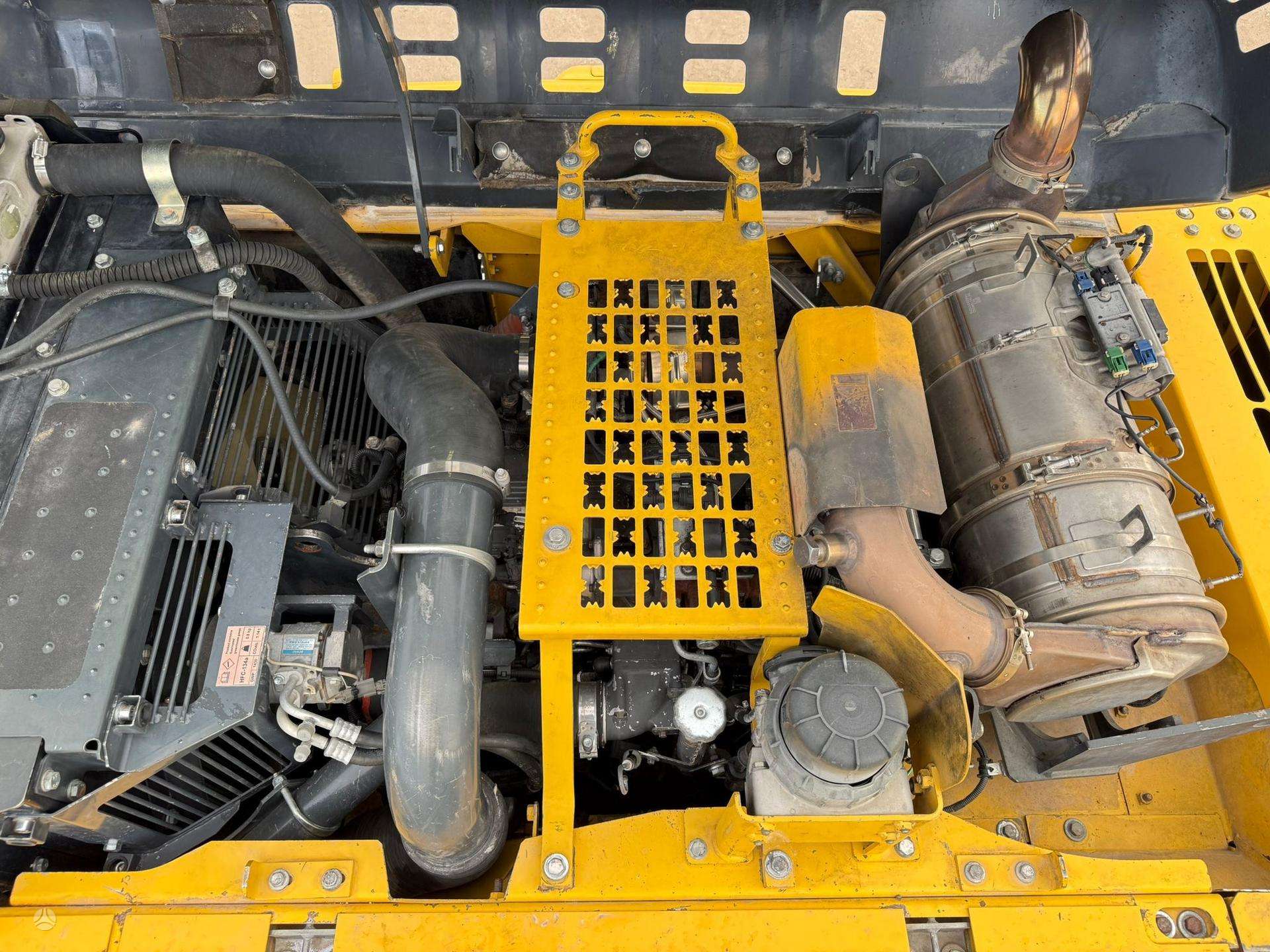 Komatsu PC 360 LC-10 - Image 12